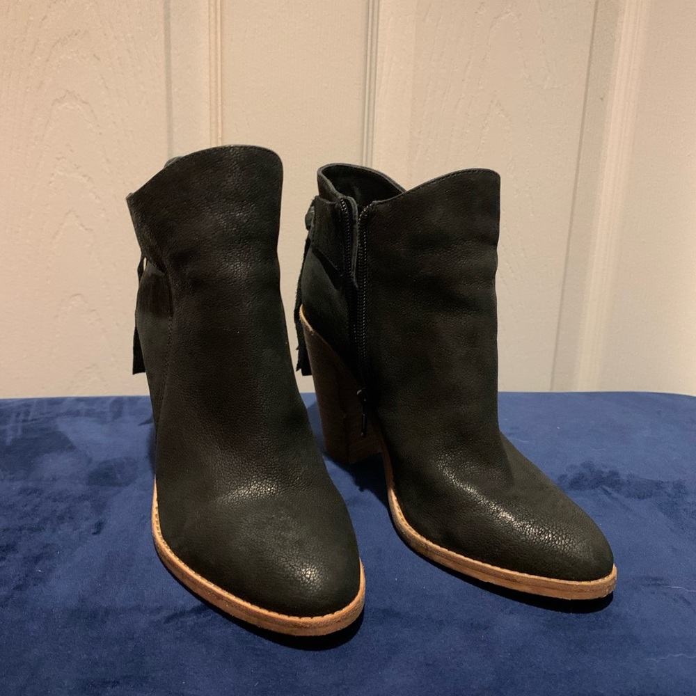 Vince Camino black booties - Picture 2 of 5